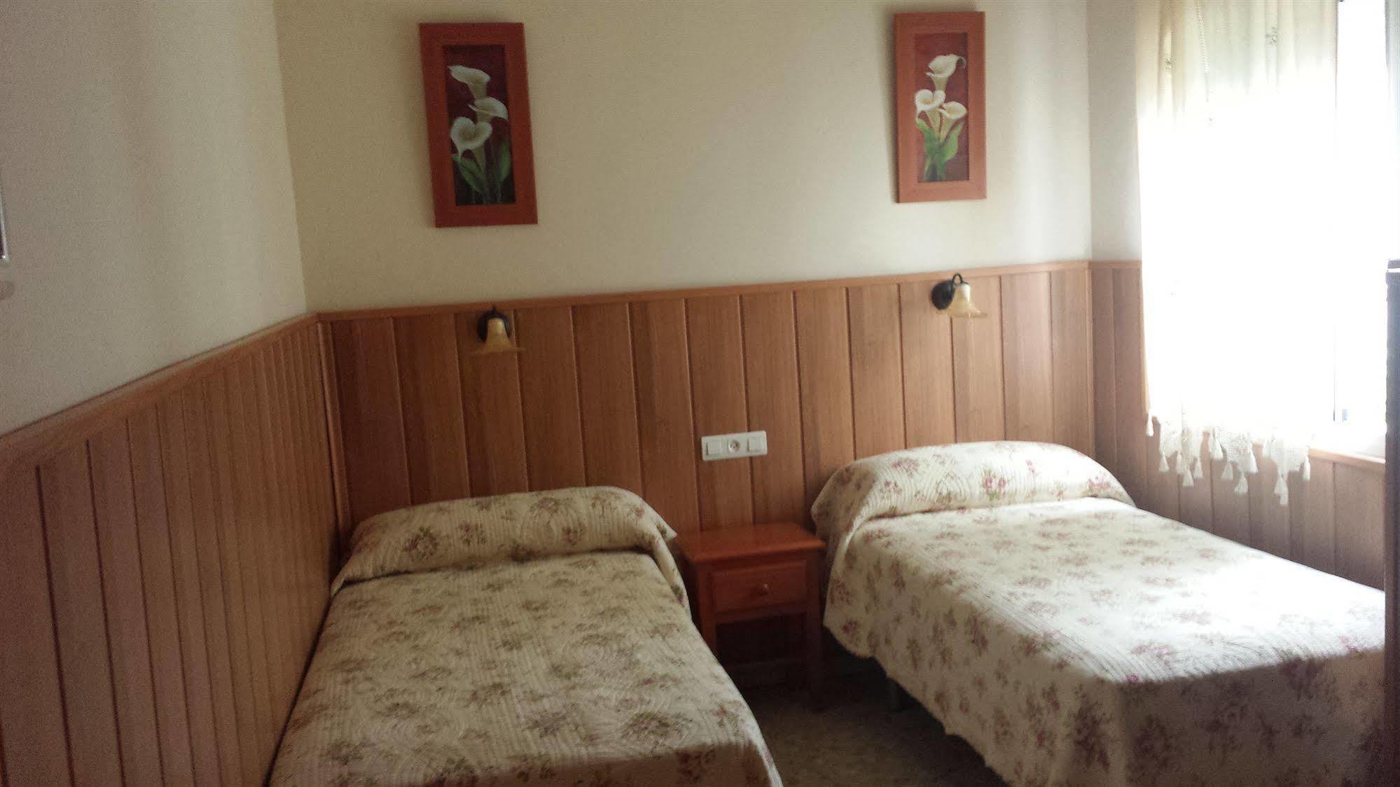 Hostal Patio Andaluz Punta Umbria Ngoại thất bức ảnh